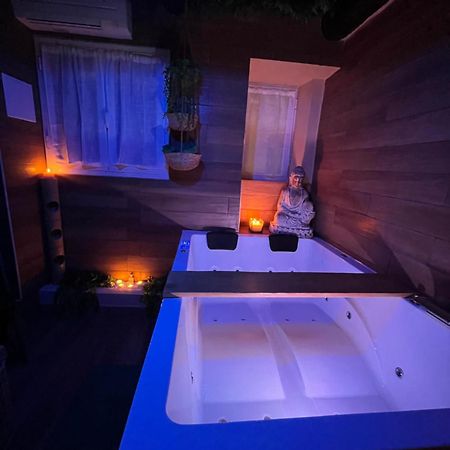 Appartamento Le Balneo Jacuzzi Vieil Antibes Safranier Esterno foto