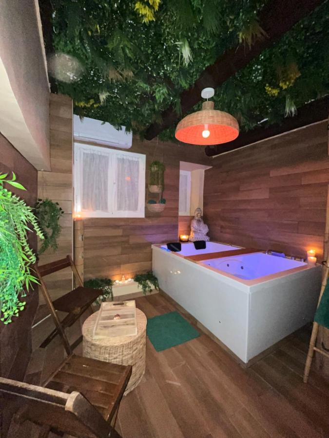 Appartamento Le Balneo Jacuzzi Vieil Antibes Safranier Esterno foto