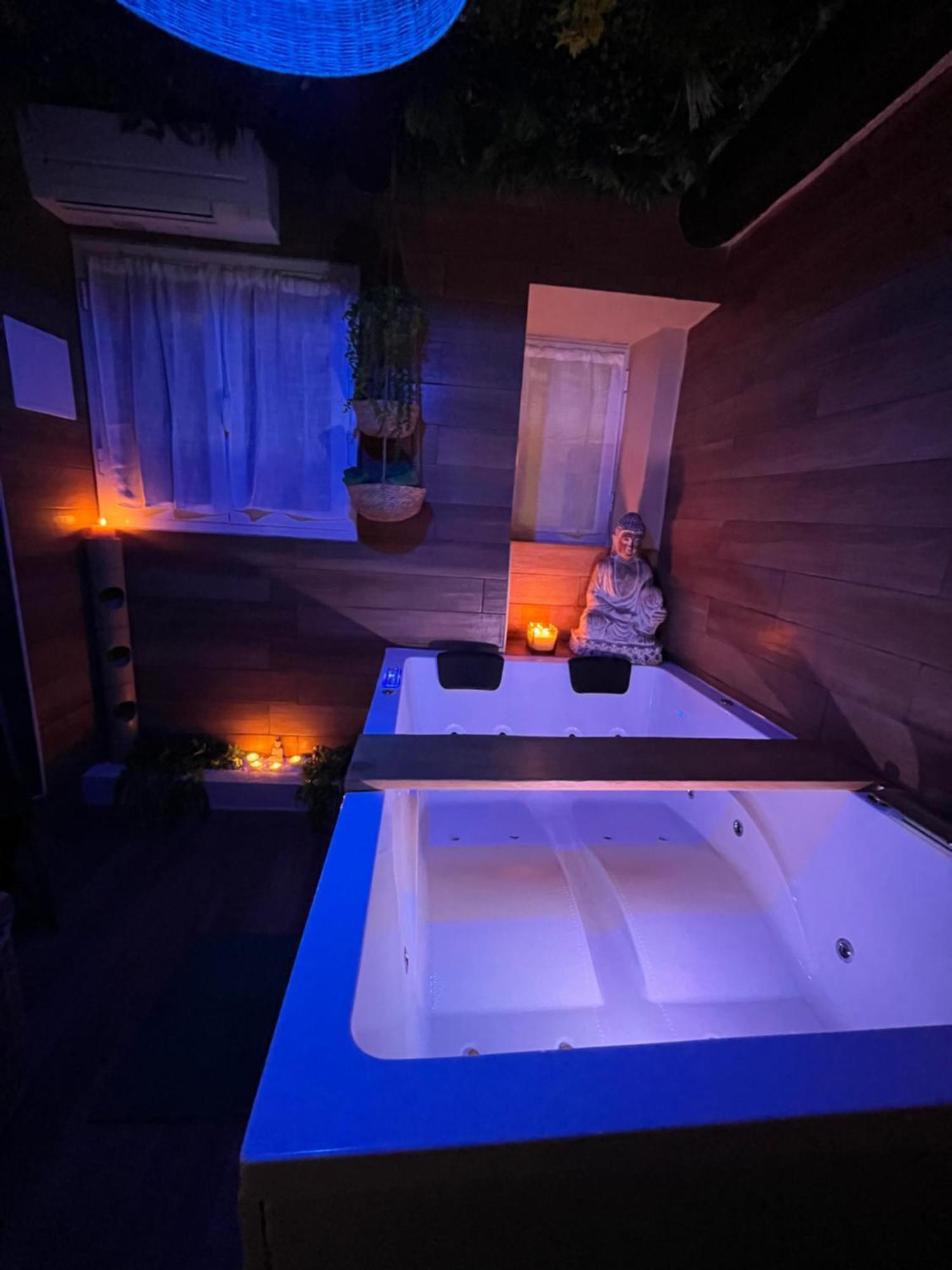 Appartamento Le Balneo Jacuzzi Vieil Antibes Safranier Esterno foto